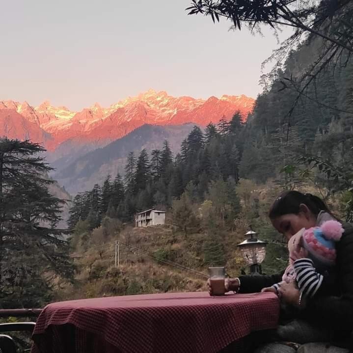 Hotel Deep Forest Kasol Buitenkant foto
